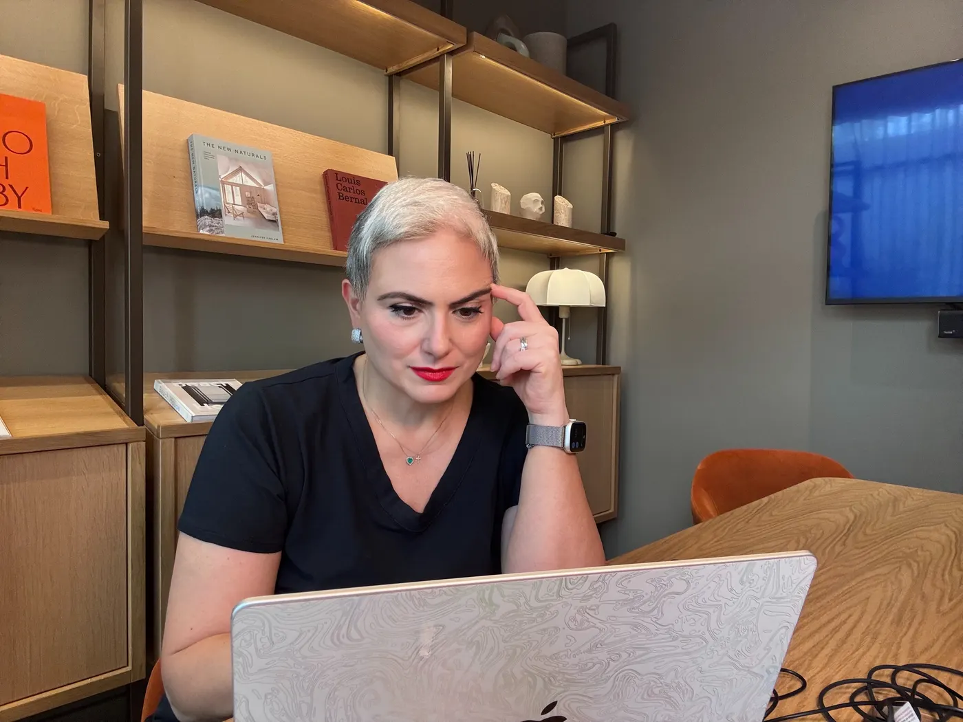 Alessandra Salimbene al computer