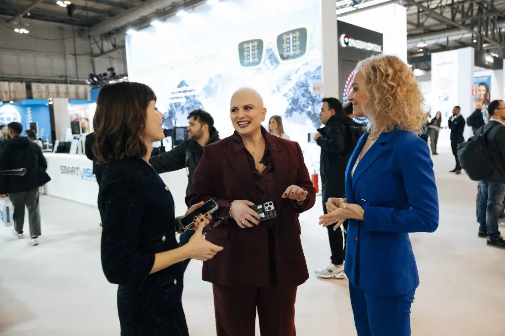 Alessandra Salimbene à un salon du secteur optique